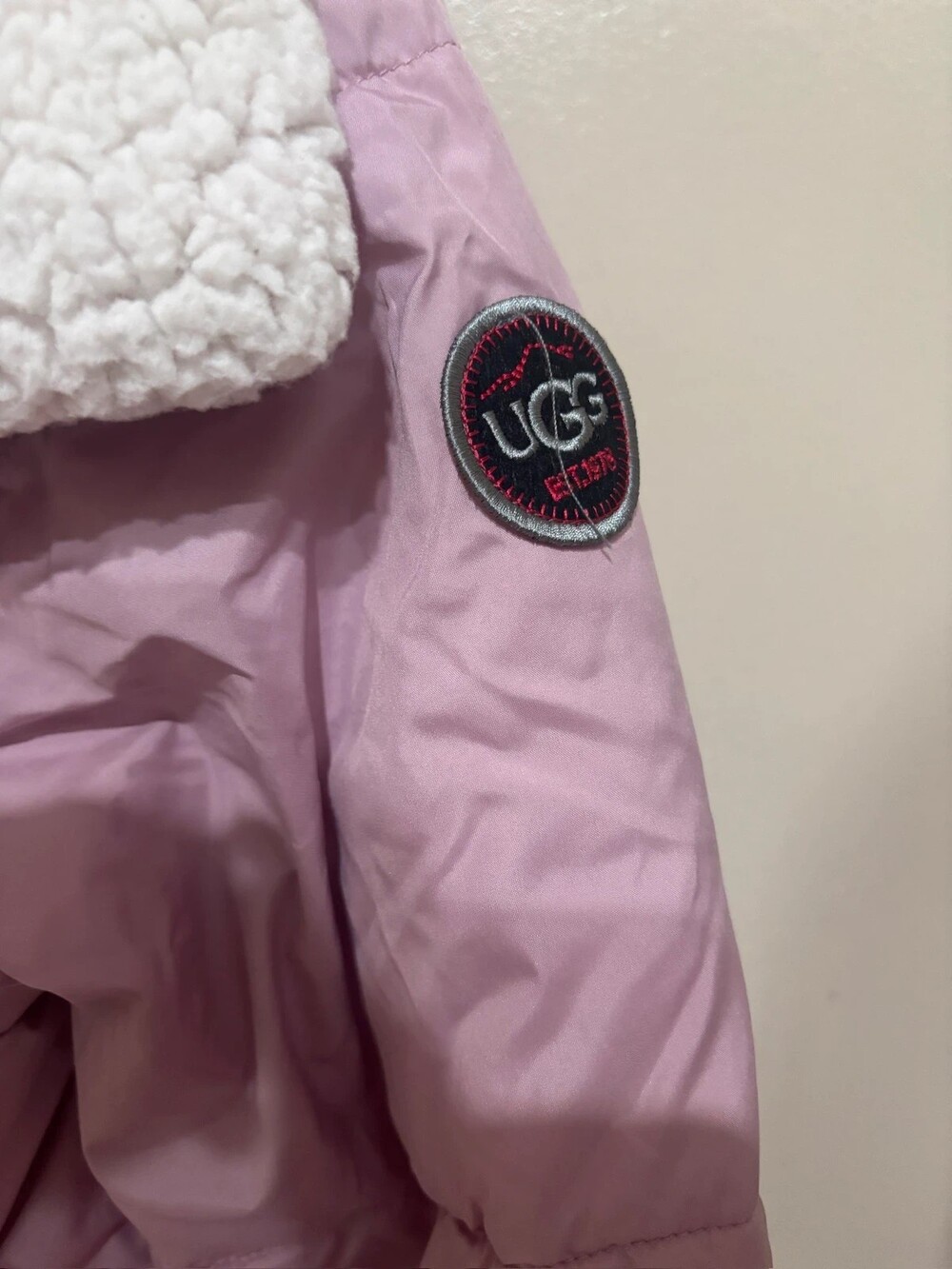 NWT UGG Women's XS Pink Waterproof Rain Jacket - Picture 3 of 5